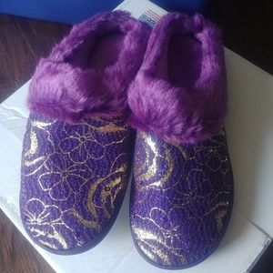 House shoe/ slippers